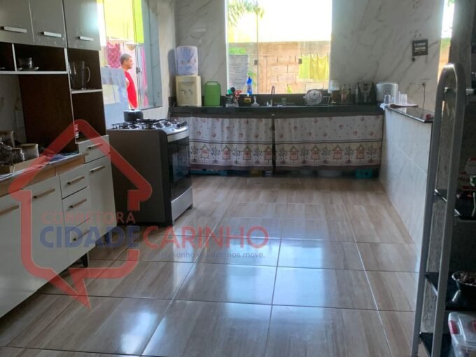 OPORTUNIDADE ÚNICA!! EXCELENTE CASA EM CONSTRUÇÃO COM 3 PAVIMENTOS NO BAIRRO VILA MARIAH EM UBÁ/MG.