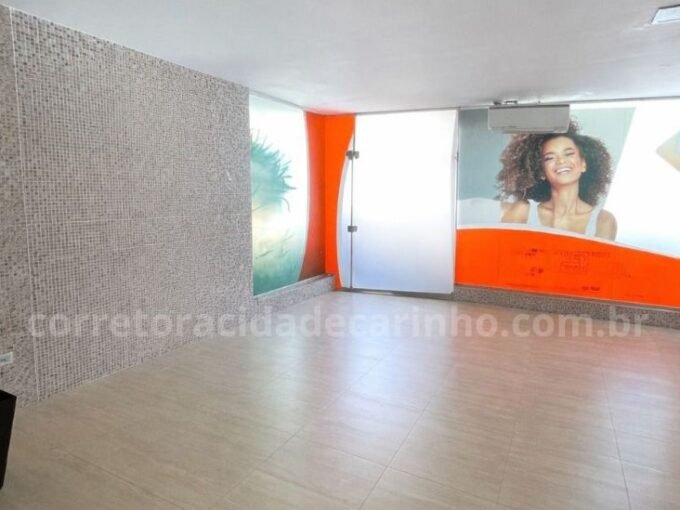 “TODO GRANDE FUTURO COMEÇA COM A ESCOLHA DO LUGAR CERTO” SALA COMERCIAL PARA LOCAÇÃO -ÁREA CENTRAL