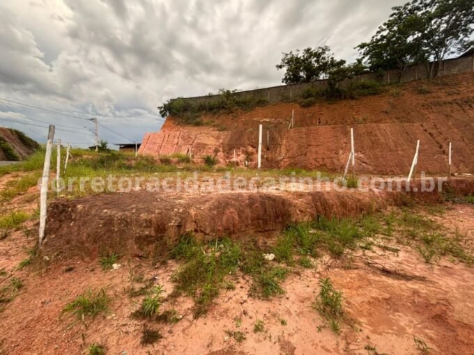 EXCELENTE LOTE DISPONÍVEL NO BAIRRO SAN RAFAEL. 🏡Uma ótima oportunidade para construir ou investir!