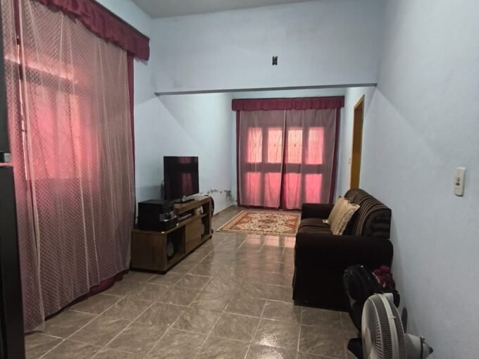 “Imóvel ideal para quem busca unir moradia e investimento em um só lugar”. 🏡 Excelente oportunidade de casa em Guidoval!